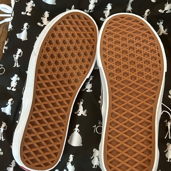 Vans X Disney custom 100th shoes - Picture 14 of 16